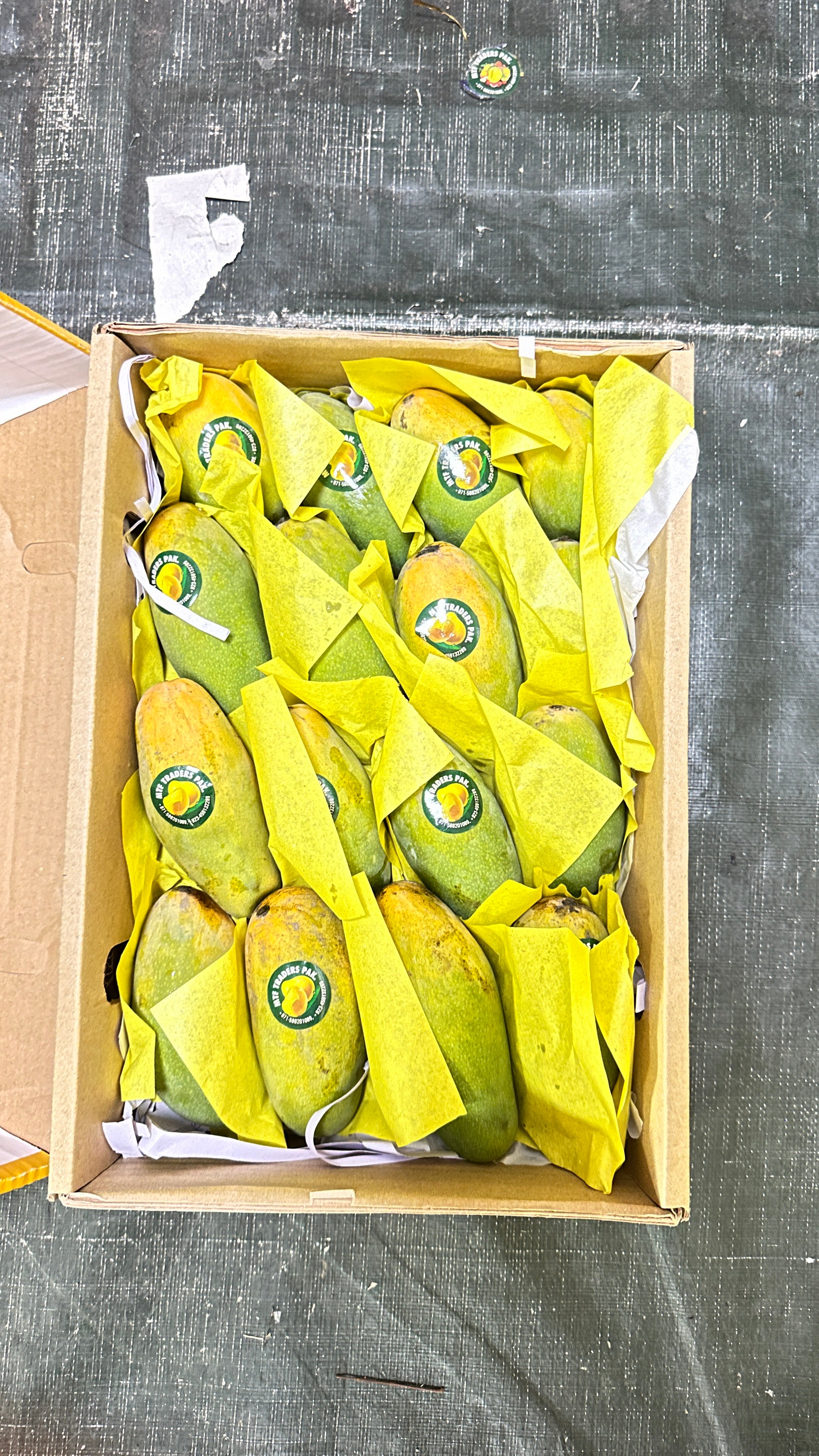 Mango Dasheri (3.2kg) by air Pakistan
